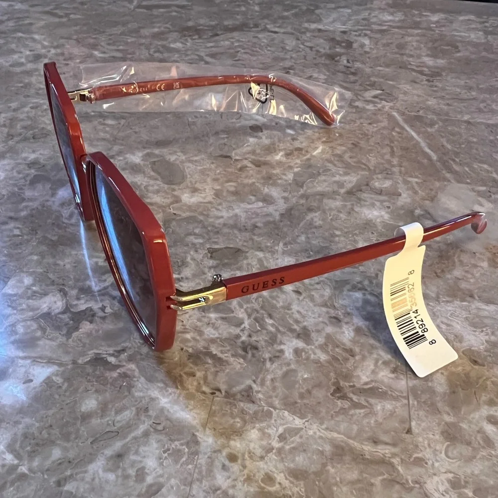 Guess Oversized Women Sunglasses in Brown Gradient Mauve colored‎ frames